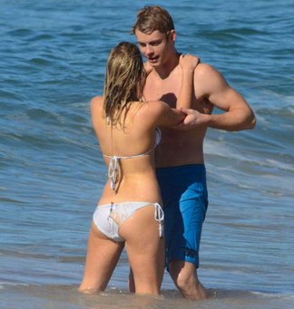 Самара Уивинг