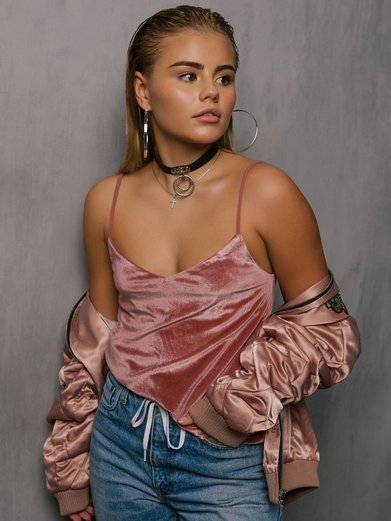 Леля Баранова