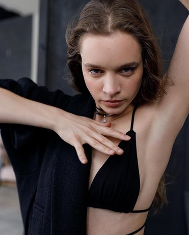 Анна Завтур