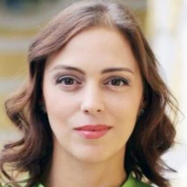 Нелли Уварова