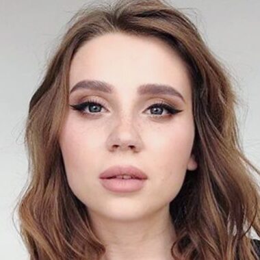 Юля Годунова