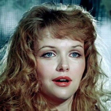 Александра Яковлева