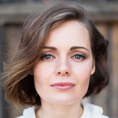 Анна Миклош