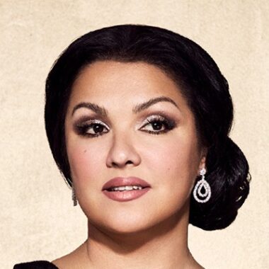 Анна Нетребко