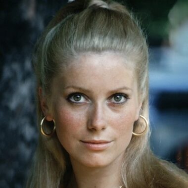 Катрин Денев