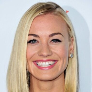 Ивонн Страховски